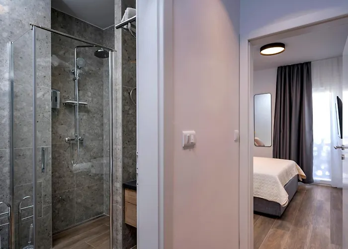 Modern, 2 Bedroom Апартаменты *